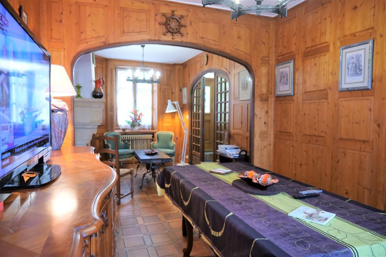Maison Avec Patio Dans Le Centre Historique Villa Terrasson Kültér fotó