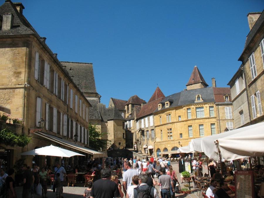 Maison Avec Patio Dans Le Centre Historique Villa Terrasson Kültér fotó