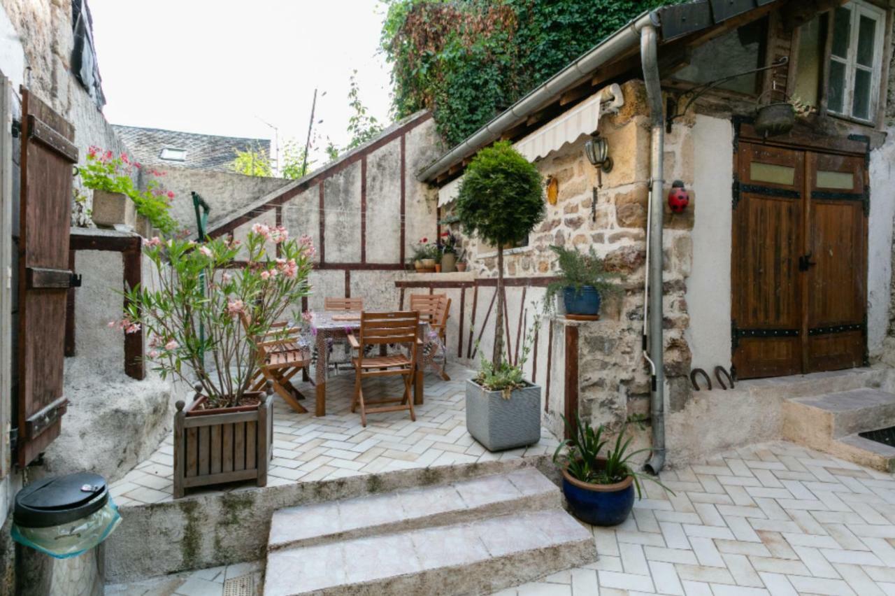 Maison Avec Patio Dans Le Centre Historique Villa Terrasson Kültér fotó